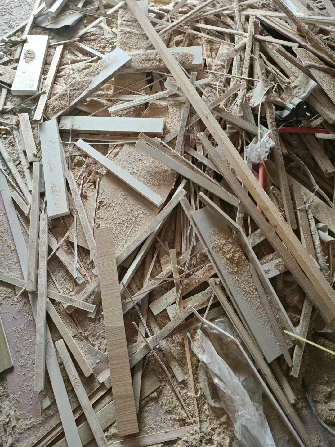 想看到是不是真木頭，請(qǐng)去工地哦